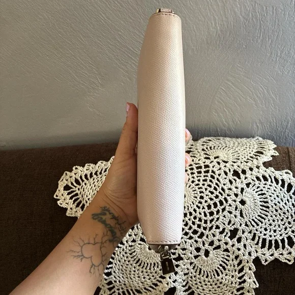 Michael Kors Beige Wallet - Picture 5 of 5